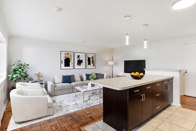 Towne House Apartments in Lancaster, PA - Building Photo - Building Photo