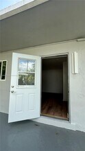 685 W 35th St in Hialeah, FL - Building Photo - Building Photo