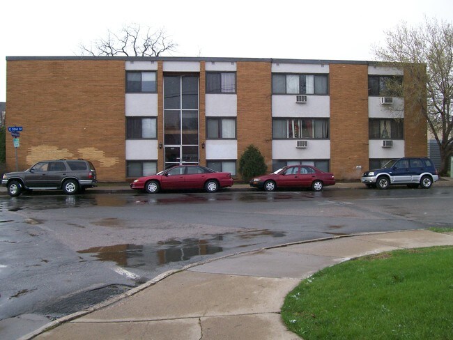 3200 Minnehaha Ave in Minneapolis, MN - Foto de edificio - Building Photo