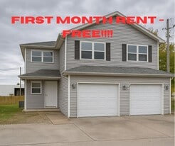 717 N Walker St in Webb City, MO - Building Photo