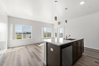 Residence at Corbin Crossing in Rathdrum, ID - Foto de edificio - Building Photo