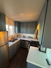 137 27th St, Unit C in Hermosa Beach, CA - Foto de edificio - Building Photo