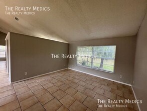 1004 N Magee Creek Ct in Oviedo, FL - Building Photo - Building Photo