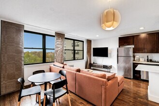 5450 Wissahickon Ave in Philadelphia, PA - Building Photo - Building Photo