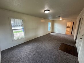 3909 Roselawn Dr in Waco, TX - Building Photo - Building Photo