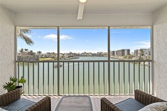 10682 Gulf Shore Dr in Naples, FL - Building Photo - Building Photo