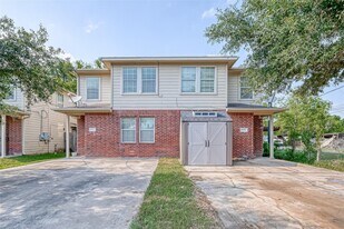 5919 Allison Rd in Houston, TX - Building Photo