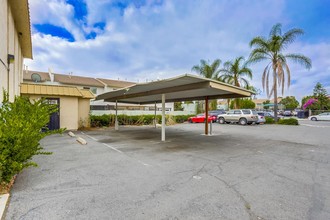 640 N Hickory St in Escondido, CA - Foto de edificio - Building Photo