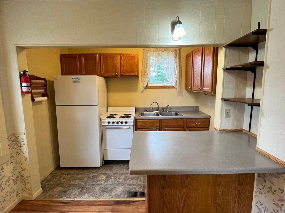106 E 4th St in Merrill, WI - Building Photo