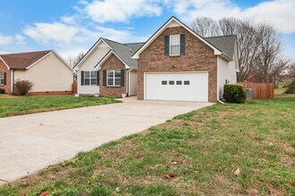 3817 Roscommon Way in Clarksville, TN - Building Photo - Building Photo