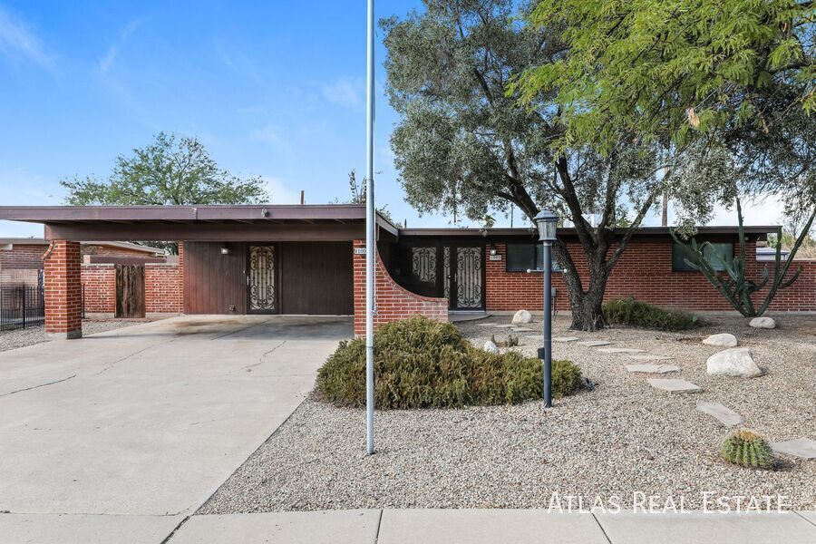 1002 S Seco Pl in Tucson, AZ - Building Photo
