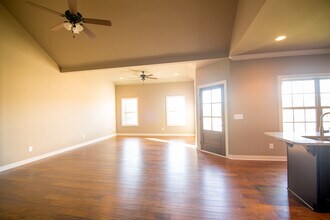 374 Big Station Camp Blvd in Gallatin, TN - Building Photo - Building Photo