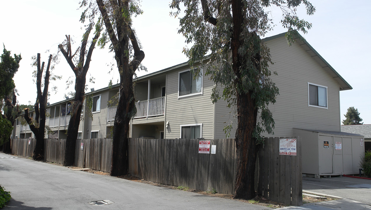 1091 Mi Casa Ct in Concord, CA - Foto de edificio