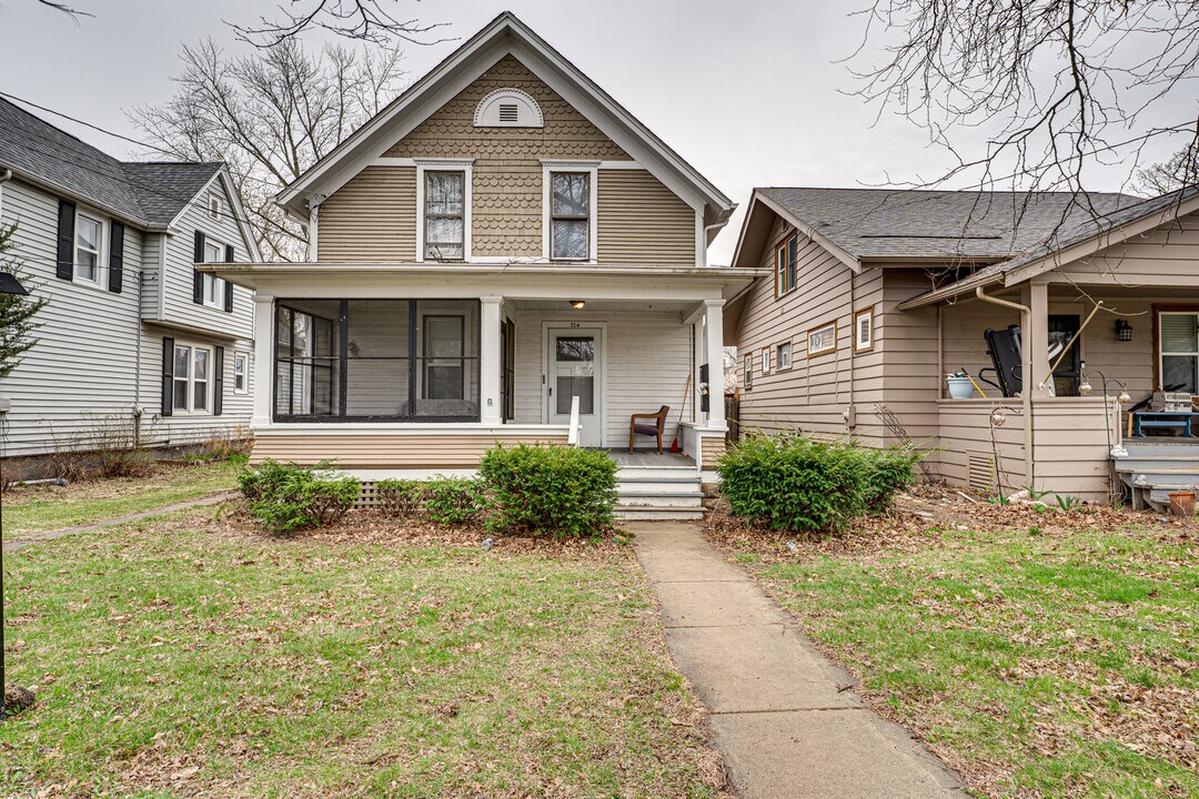 714 Sexton St in Aurora, IL - Building Photo
