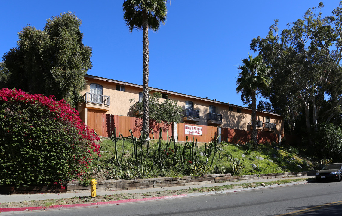 Hillside Gardens in Oceanside, CA - Building Photo