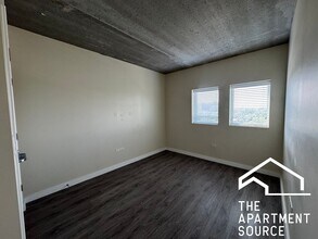 1323 W Morse Ave in Chicago, IL - Foto de edificio - Building Photo