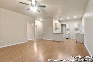 1010 W Lynwood Ave in San Antonio, TX - Foto de edificio - Building Photo
