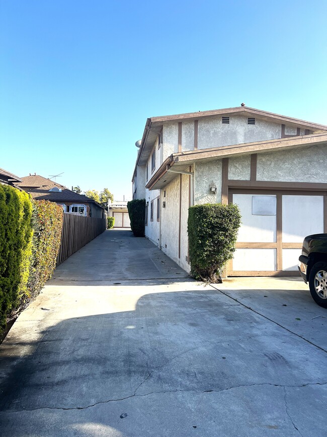 property at 338 W Plymouth St