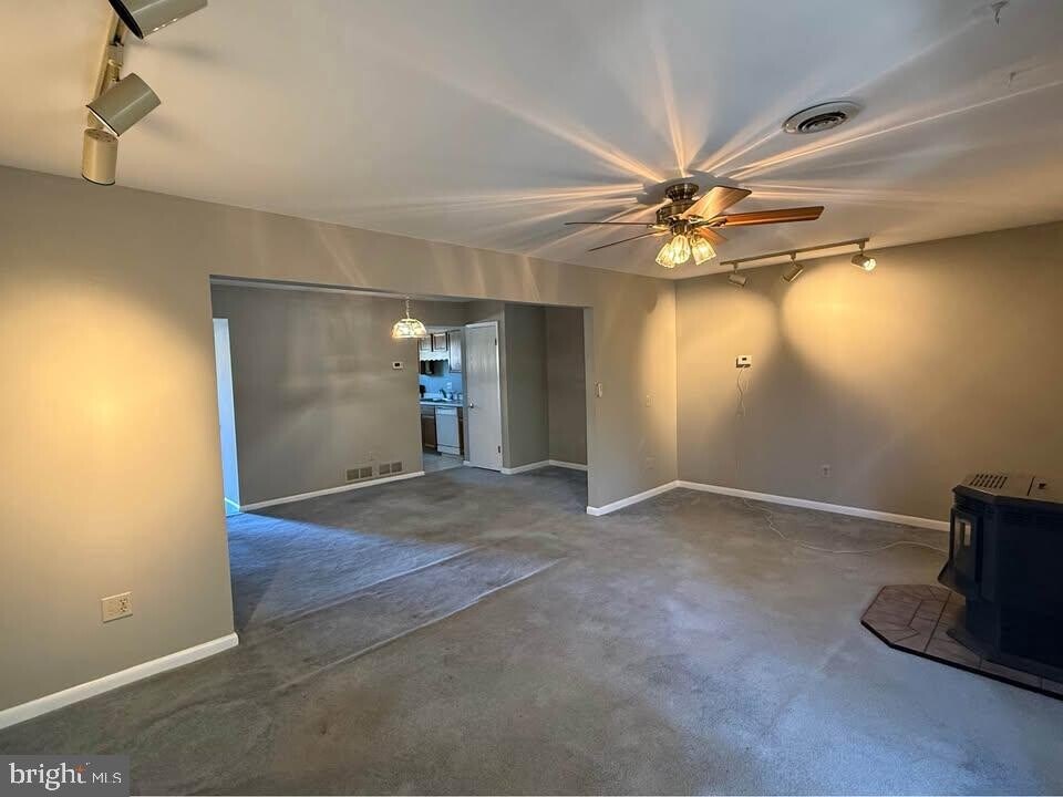 1145 Pheasant Dr N in Carlisle, PA - Building Photo