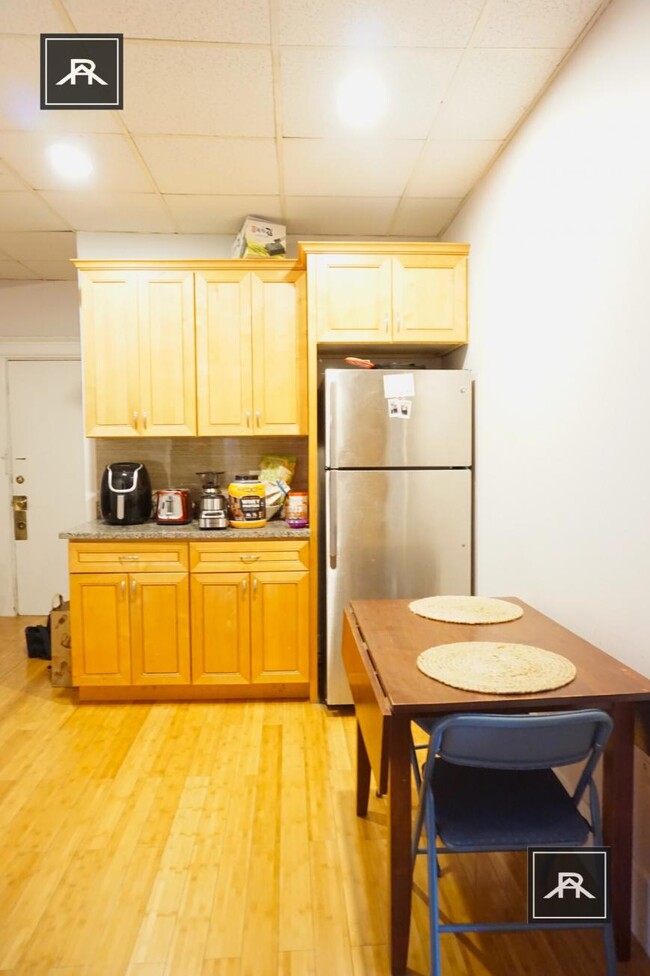 1260 Commonwealth Ave in Boston, MA - Building Photo - Building Photo
