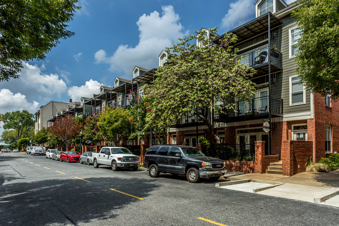 Harbor Town Square in Memphis, TN - Building Photo