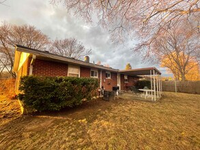 5756 Kendon St in Dayton, OH - Building Photo - Building Photo