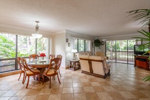 563 Brackenwood Pl in Palm Beach Gardens, FL - Foto de edificio - Building Photo