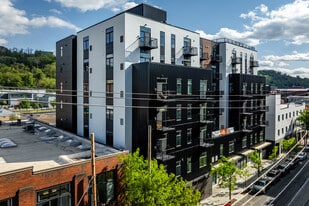 The Stanza in Pittsburgh, PA - Building Photo