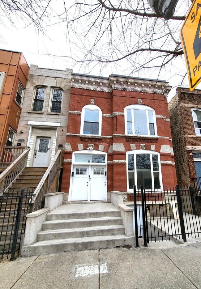 property at 2828 W Fulton St