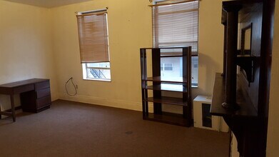 16 Melba Pl, Unit #2 in Pittsburgh, PA - Building Photo - Building Photo