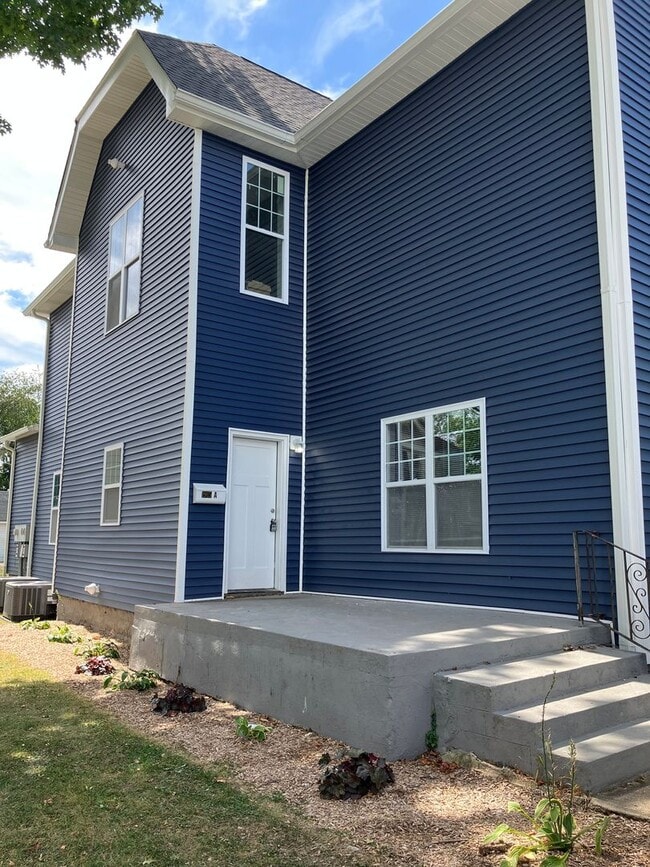 1915 Poplar St in Terre Haute, IN - Building Photo - Building Photo