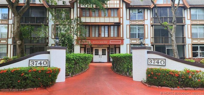 property at 3740 Inverrary Dr