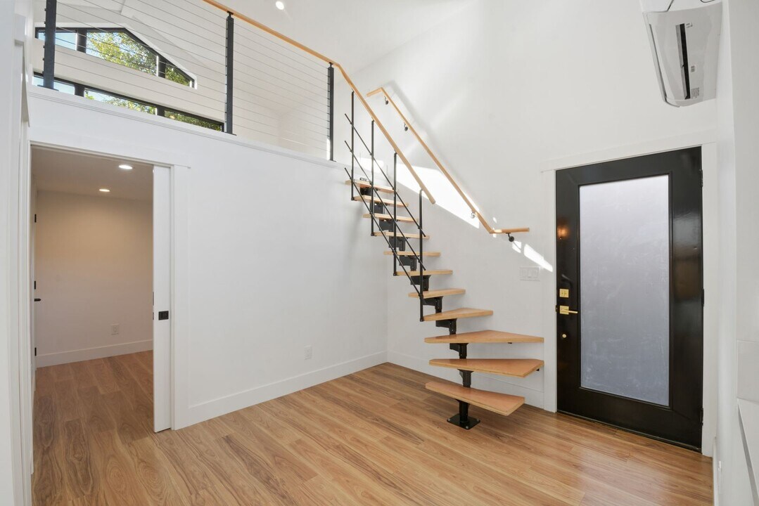 1105 Stanford Ave in Redondo Beach, CA - Building Photo