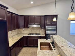 13999 Hidden Valley Rd in Victorville, CA - Building Photo - Building Photo
