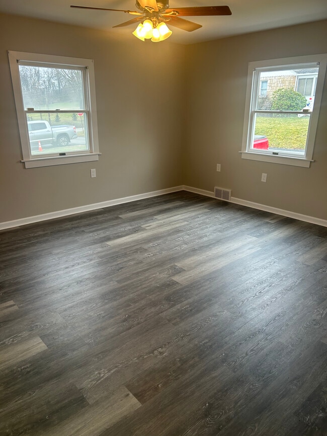 335 S Lincoln Ave in Greensburg, PA - Building Photo - Building Photo