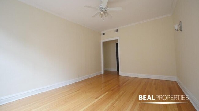 552 W Aldine Ave in Chicago, IL - Building Photo - Building Photo