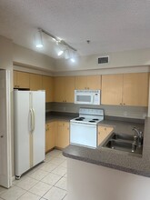 8060 N Nob Hill Rd, Unit 1 in Tamarac, FL - Building Photo - Building Photo