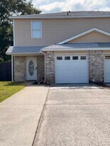 2123 Tom St in Navarre, FL - Building Photo