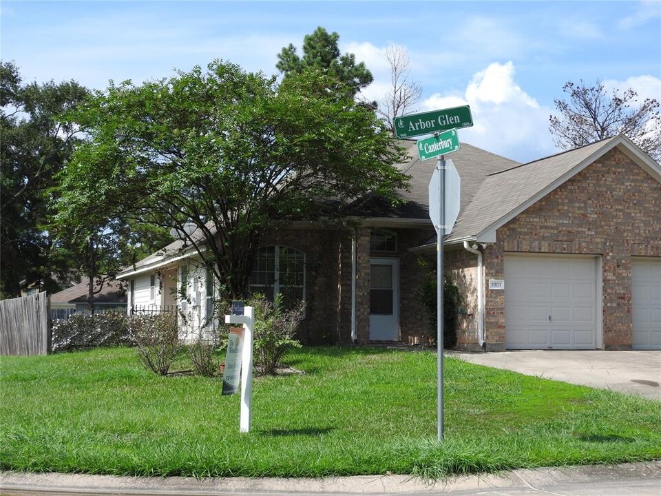 1801 Arbor Glen in Conroe, TX - Building Photo