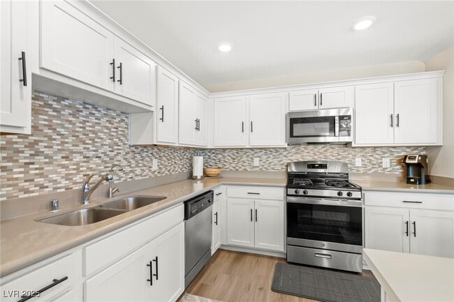 property at 302 Quail Dove Ave