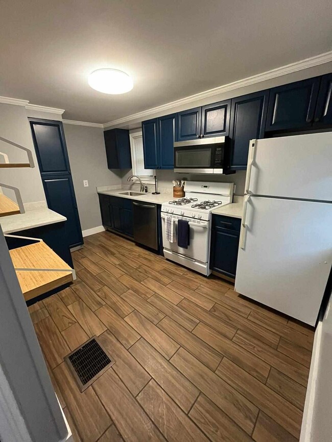 121 Southview Ter in Rochester, NY - Foto de edificio - Building Photo