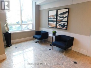 39 Oneida Crescent in Richmond Hill, ON - Building Photo - Building Photo