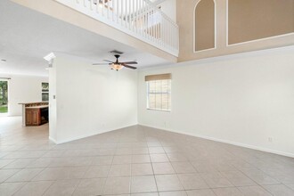 285 Berenger Walk in Royal Palm Beach, FL - Building Photo - Building Photo