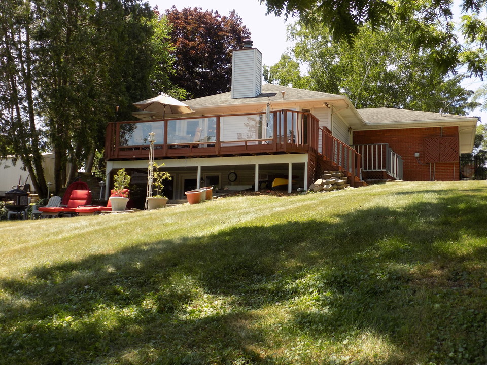 Waterfront  2 Family , W Boat Wells Dock in Grosse Ile, MI - Building Photo