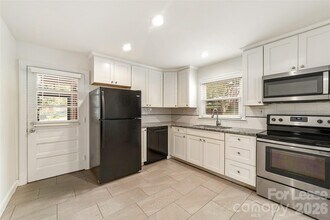 943 Dudley Dr in Charlotte, NC - Building Photo - Building Photo