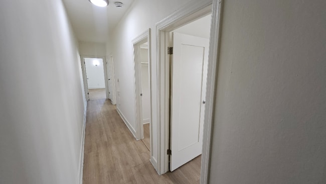 427-431 Normandie Ave in Los Angeles, CA - Building Photo - Building Photo