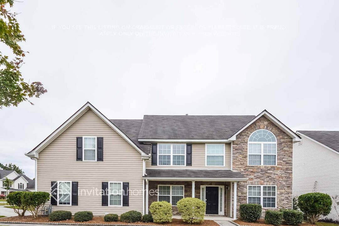 4554 Grove Lake St SW in Loganville, GA - Foto de edificio
