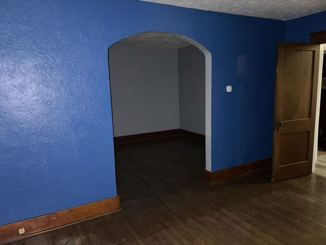 2743 Niagara St, Unit 2 in Niagara Falls, NY - Foto de edificio - Building Photo