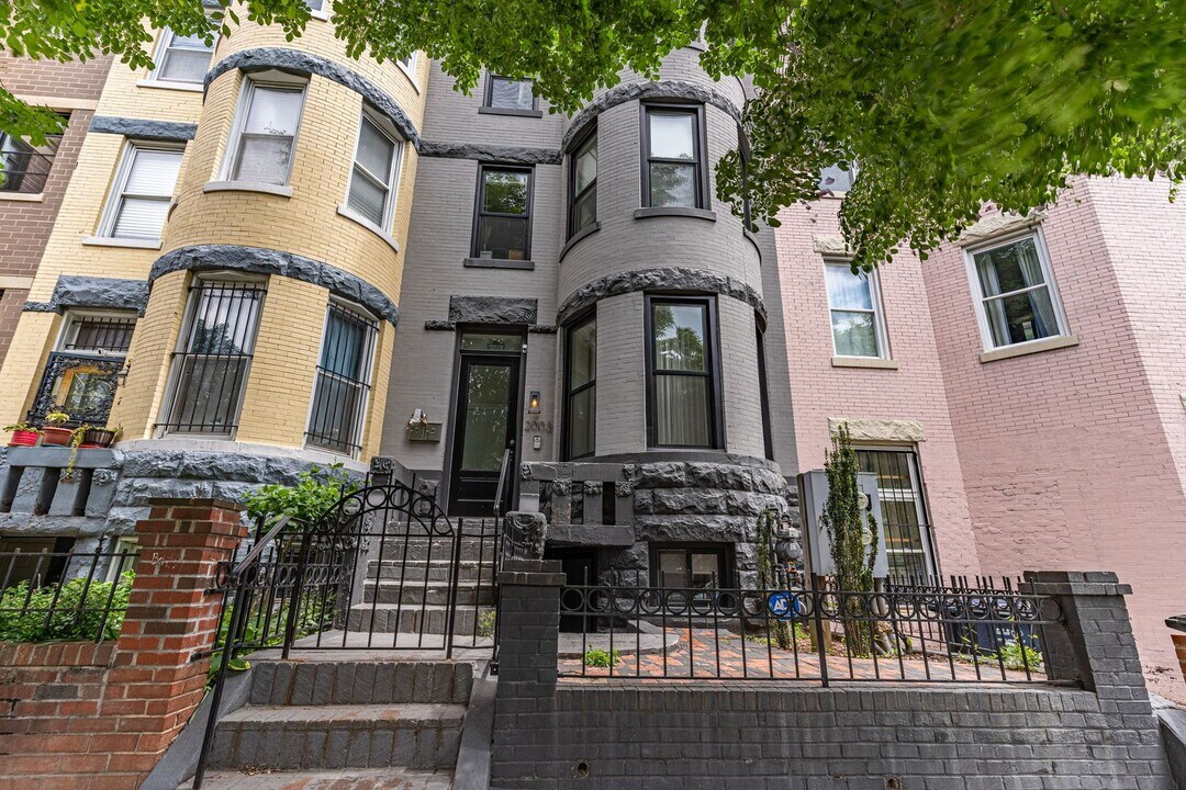 2003 First St NW in Washington, DC - Building Photo