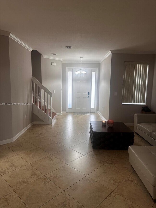 10865 NW 84th St in Doral, FL - Building Photo - Building Photo